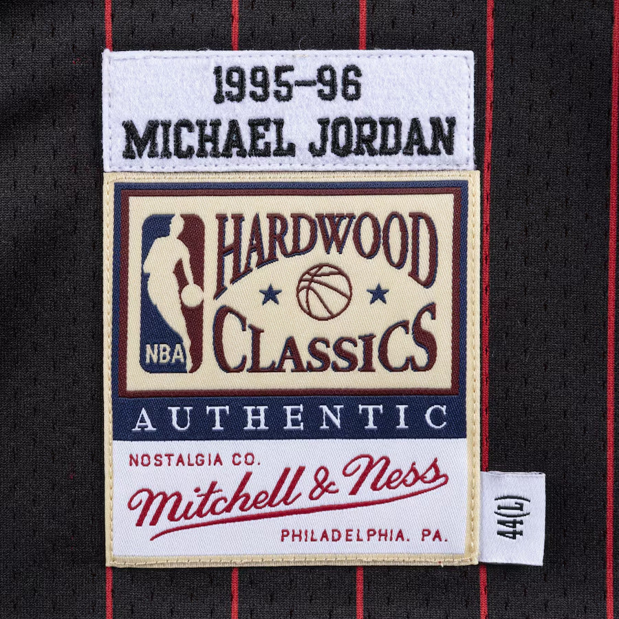 AUTHENTIC JERSEY - CHICAGO BULLS - MICHAEL JORDAN 1995-96