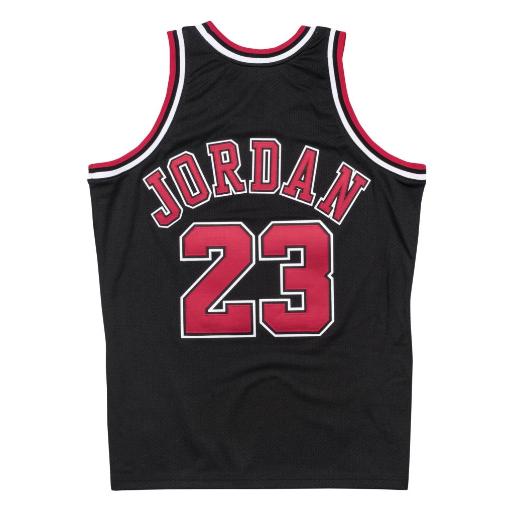 AUTHENTIC JERSEY - CHICAGO BULLS - MICHAEL JORDAN 1997-98 BLACK